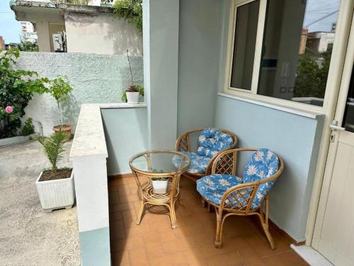 Ein Balkon oder eine Terrasse in der Unterkunft Queen-V Hostel