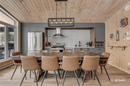 Dapur atau dapur kecil di Route 66 - Family Getaway - Nature Pool Table & Spa