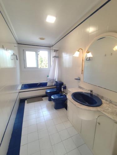 Villa con Piscina en Laguna Rosa