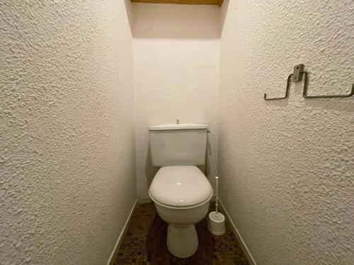 Studio économique pour 4 avec balcon exposé Sud aux Menuires, animaux admis - FR-1-452-99