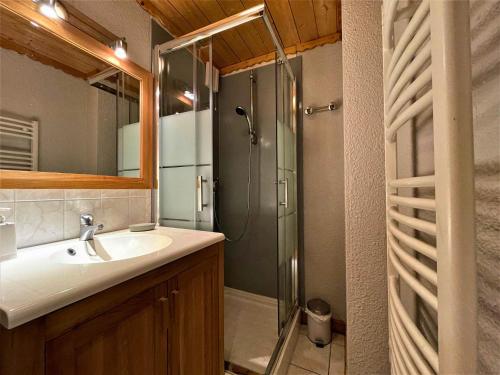 Appartement confort 7 pers, pistes, Sud-Ouest, WIFI, casier à skis, 3 ch, 2 sdb - FR-1-452-384