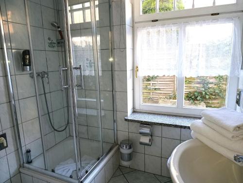 Et badeværelse på Fewo Rosenhof TW 110