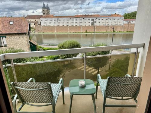 Balkón nebo terasa v ubytování Spacieux T4 avec Vue sur Seine