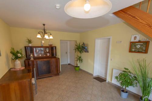 Nhà bếp/bếp nhỏ tại Ferienwohnung Wiek - Haus Meeresblick