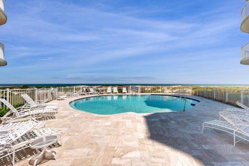 Πισίνα στο ή κοντά στο Oceanfront Condo with Great Ocean View, Balcony, Fast WiFi & 2 Shared Pools