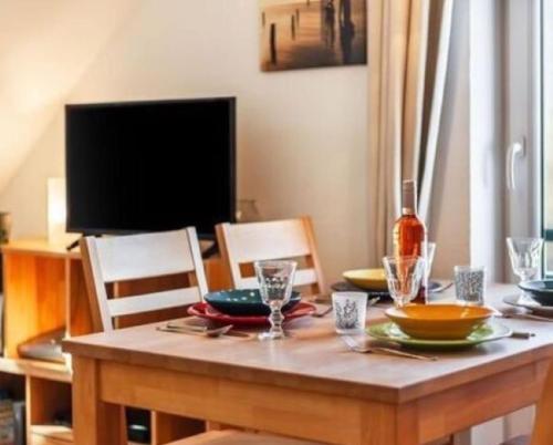 Μια τηλεόραση ή/και κέντρο ψυχαγωγίας στο Waldstr 34 Wo 05