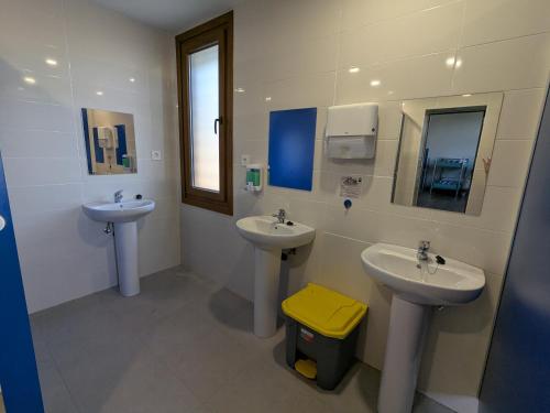 Un baño de Albergue Municipal Las Escuelas