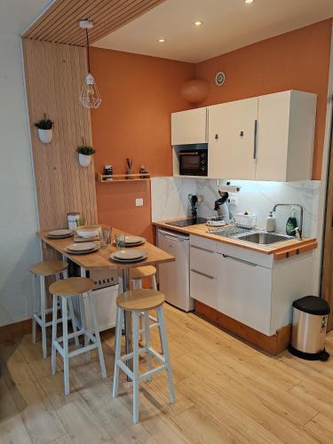 Η κουζίνα ή μικρή κουζίνα στο Studio hyper centre avec garage