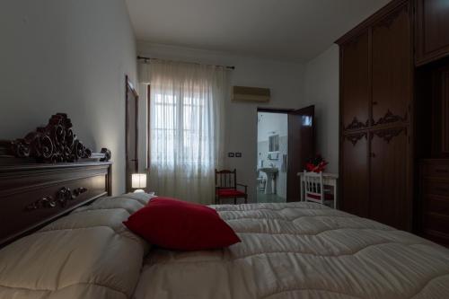 Una cama o camas en una habitación de Pala Cerbu