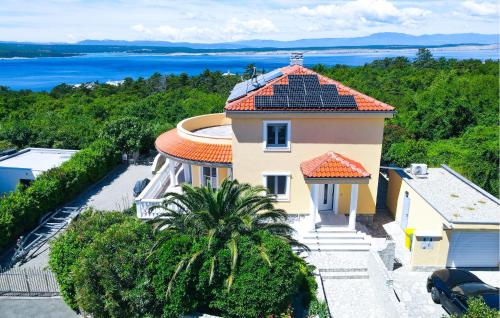 Amazing Home In Crikvenica With Wifi
