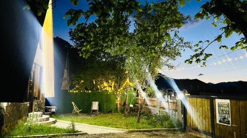 Zahrada ubytování Borjomi Twins