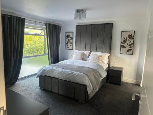 Gallery image of 3 Bed heated pool spacious home In Tilehurst in Tilehurst