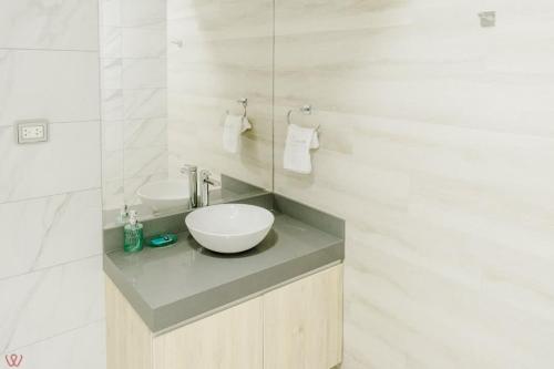 Φωτογραφία από το άλμπουμ του Chic 2BR Balcony & City View στη Λίμα