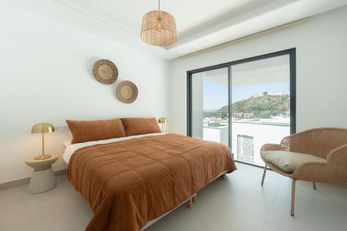 Marae Home - Dream Holidays Private Pool with Brea