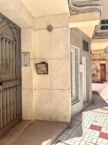 Designer and Quiet Studio 5 min to Maria Zambrano Station and 15 min walk to Beach photo 37