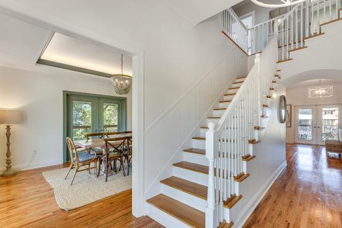 Φωτογραφία από το άλμπουμ του Walk to Ocean Beach House with Pool in Port St Joe! σε Cape San Blas