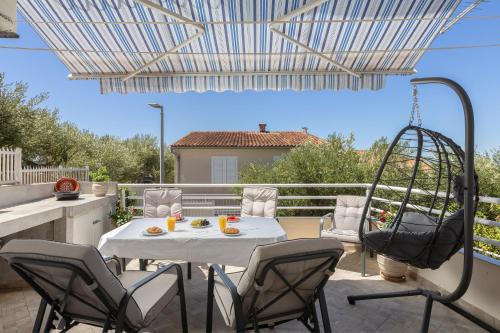 Apartments and rooms by the sea Podgora, Makarska - 6671