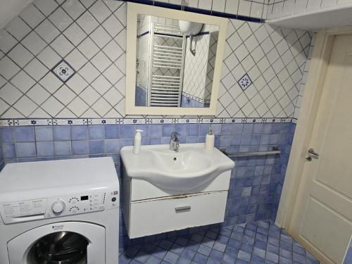 Napoli Central Museo Suite near to Subway & Quartieri Spagnoli