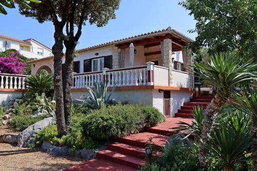 Apartments with a parking space Barbat, Rab - 24215