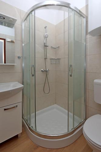 Apartments with parking space Barbat, Rab - 24215