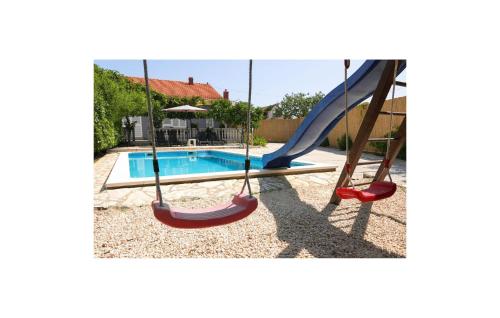Two-Bedroom Holiday Home In Sibenik