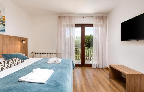 Stunning Apartment In Malinska