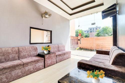 Χώρος καθιστικού στο Hotel O LA PLAZO