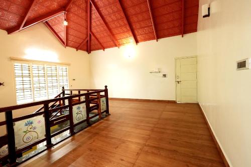 Gambar di galeri bagi Hoovinamane Homestay - 5BH, Full Villa, Home Food, Estate di Sakleshpur