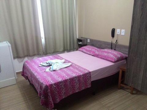 Una habitación en Hotel Sarandi