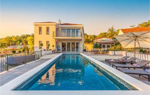 Nice Home In Dugopolje With Sauna