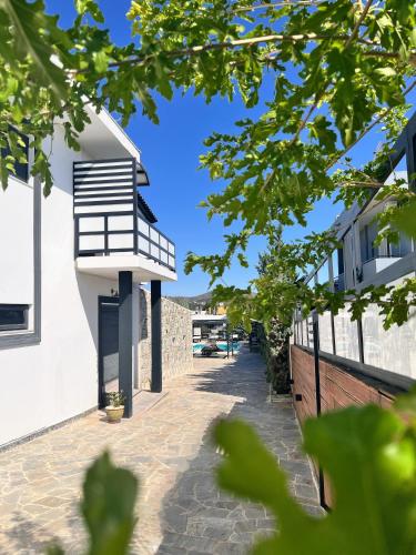 Two Bedroom Villa with Shared Pool by Olivujoj