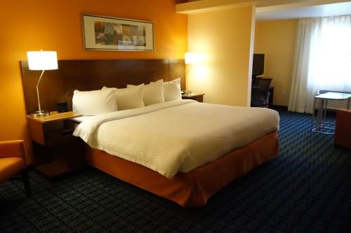 Country Inn & Suites by Radisson, Phoenix Airport, AZ Image