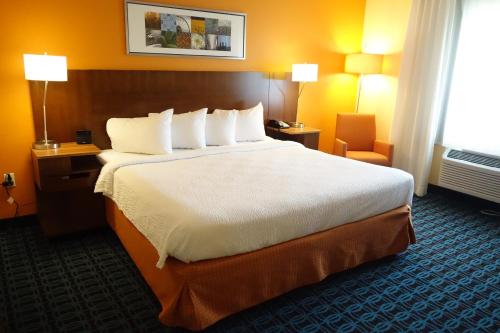 Country Inn & Suites by Radisson, Phoenix Airport, AZ Image