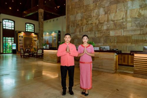 Členové personálu v ubytování Sokha Siem Reap Resort & Convention Center