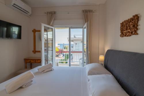 Thanos and Sofia by RentalsPro - Dionisou Halkidiki