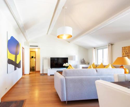 Exquisite 2-Br apartment 3 minutes from la Croisette