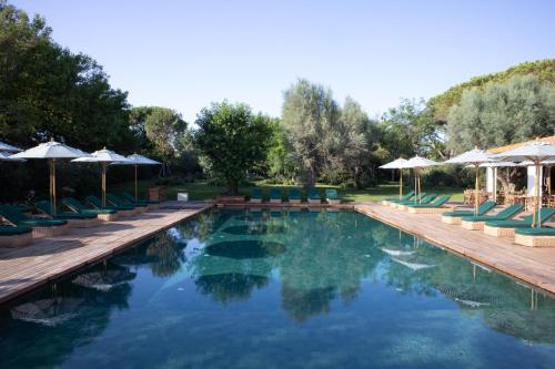 Piscina de la sau aproape de Retreat & Glamping Terre di Sacra in Toscana