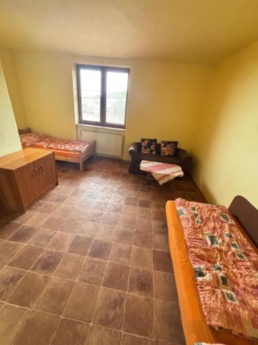 Postel nebo postele na pokoji v ubytování Ubytovanie u Heleny