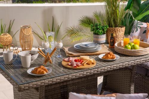 Gallery image of Blue Horizon Seaside Suite in Nikiana