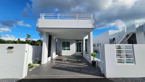 Gallery image of Brandnew 3BDR Pool villa with rooftop near Aonang Beach in Krabi town