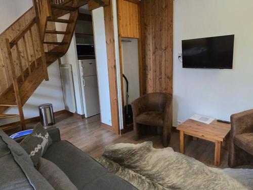 Studio Duplex Rénové · Proche Pistes et Commerces · Balcon