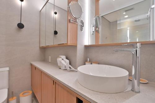 Vannituba majutusasutuses Cobertura Duplex Luxuosa no Hotel Fusion