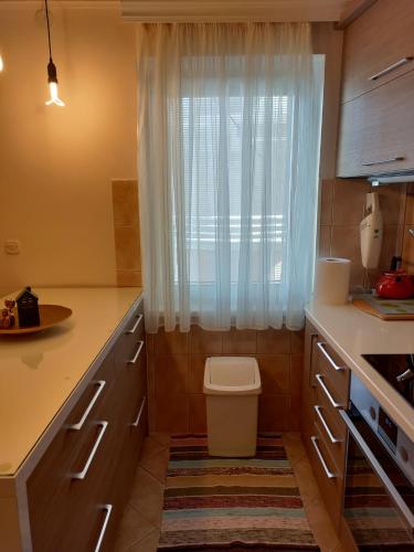 AmforA Apartment में रसोई है