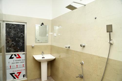 Ένα μπάνιο στο Sandakini Home Rest