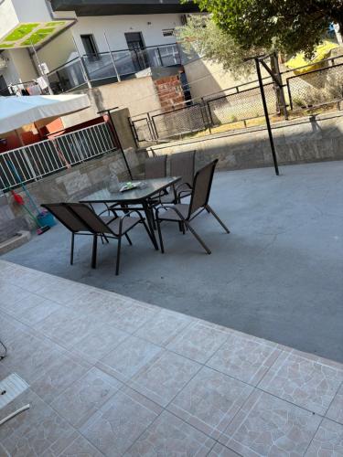 D&E apartments