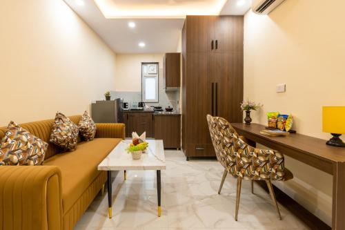 Ruang duduk di Limewood Stay Service Apartment 1BHK - Millennium City Centre