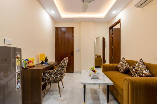 Ruang duduk di Limewood Stay Service Apartment 1BHK - Millennium City Centre