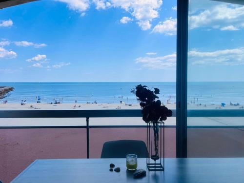 Spacieux et moderne appartement en bord de mer