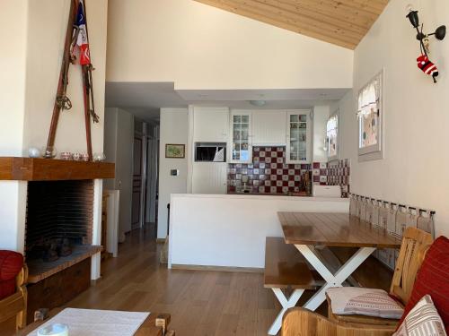 Apt 6 couchages skis au pied - Meribel Mottaret