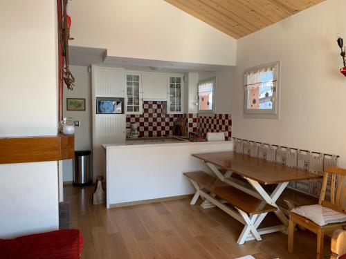 Apt 6 couchages skis au pied - Meribel Mottaret